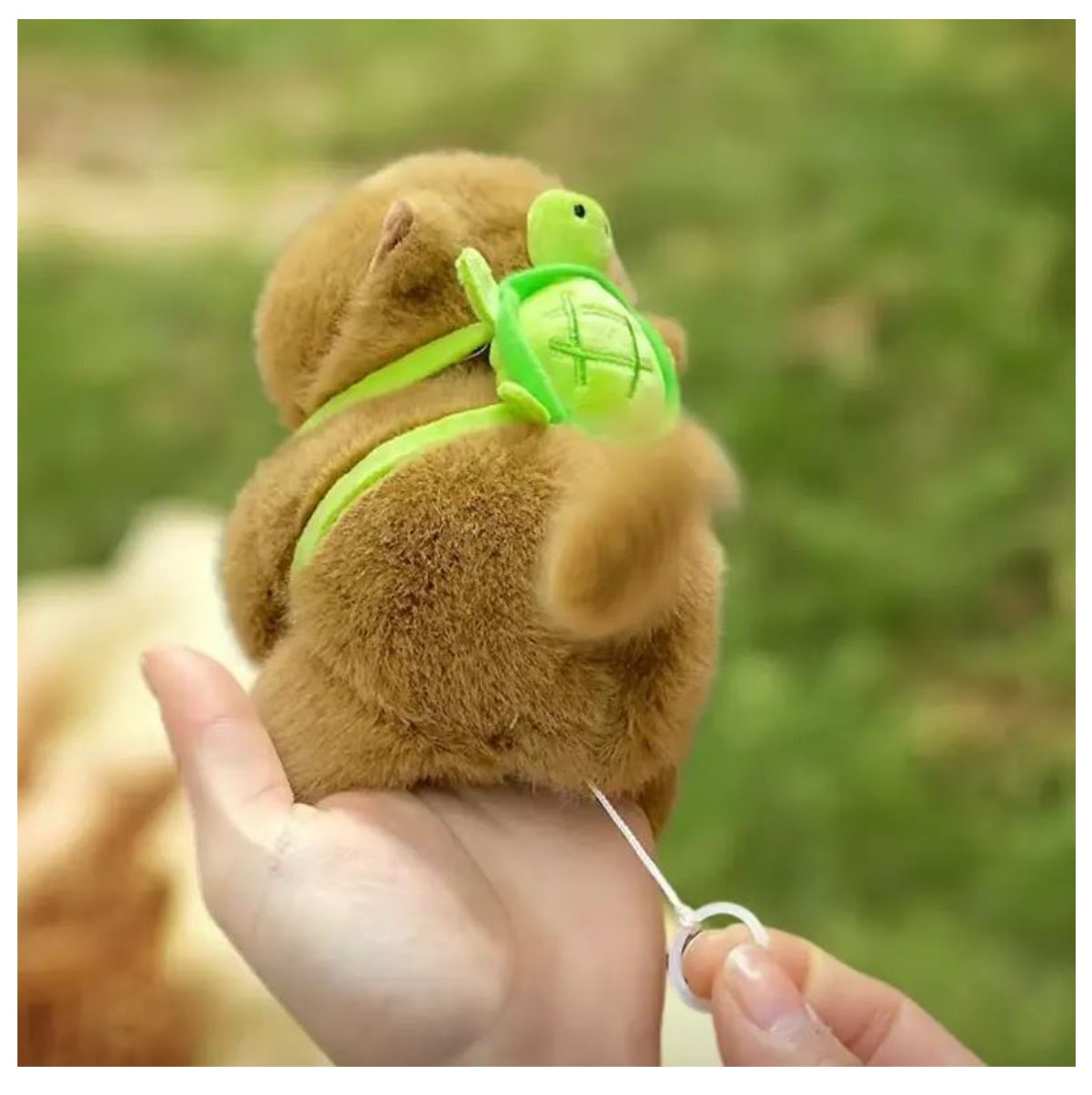 Miniatura 2 de Pulsera Capibara Mochila Colita